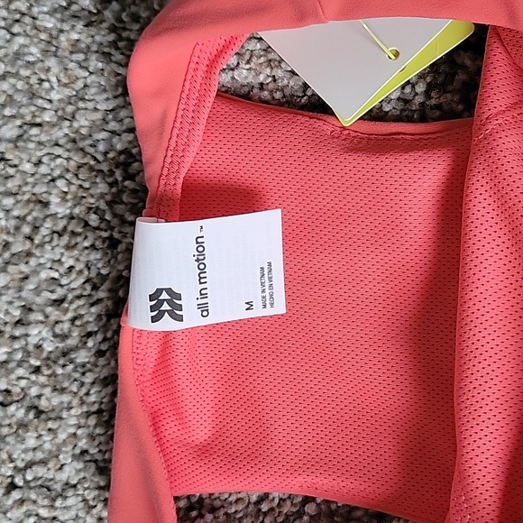 NWT All In Motion High Neck Cropped Tank Top - Picture 2 of 4